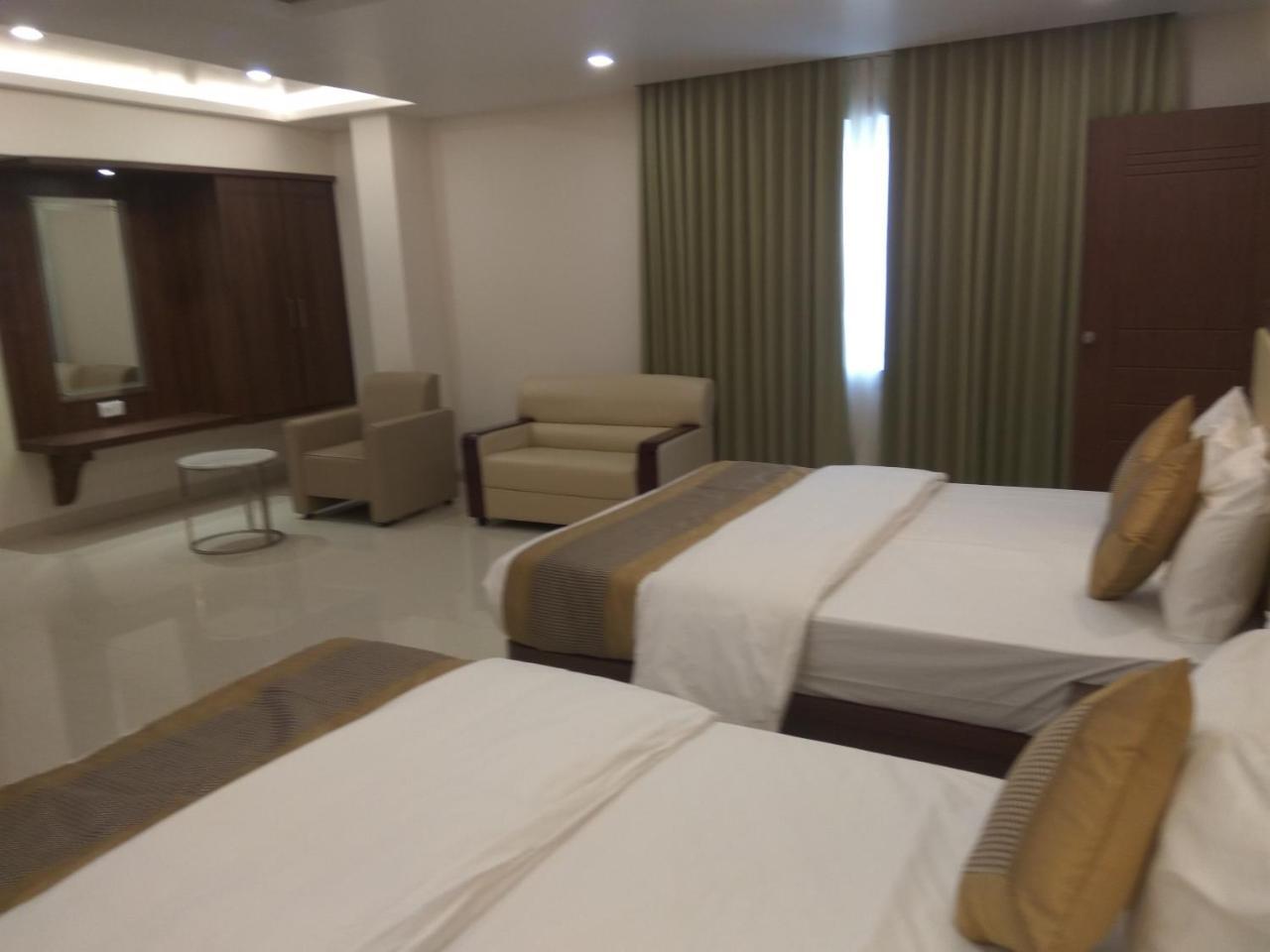 Hotel Ambika International Byndoor Bainduru Exterior photo
