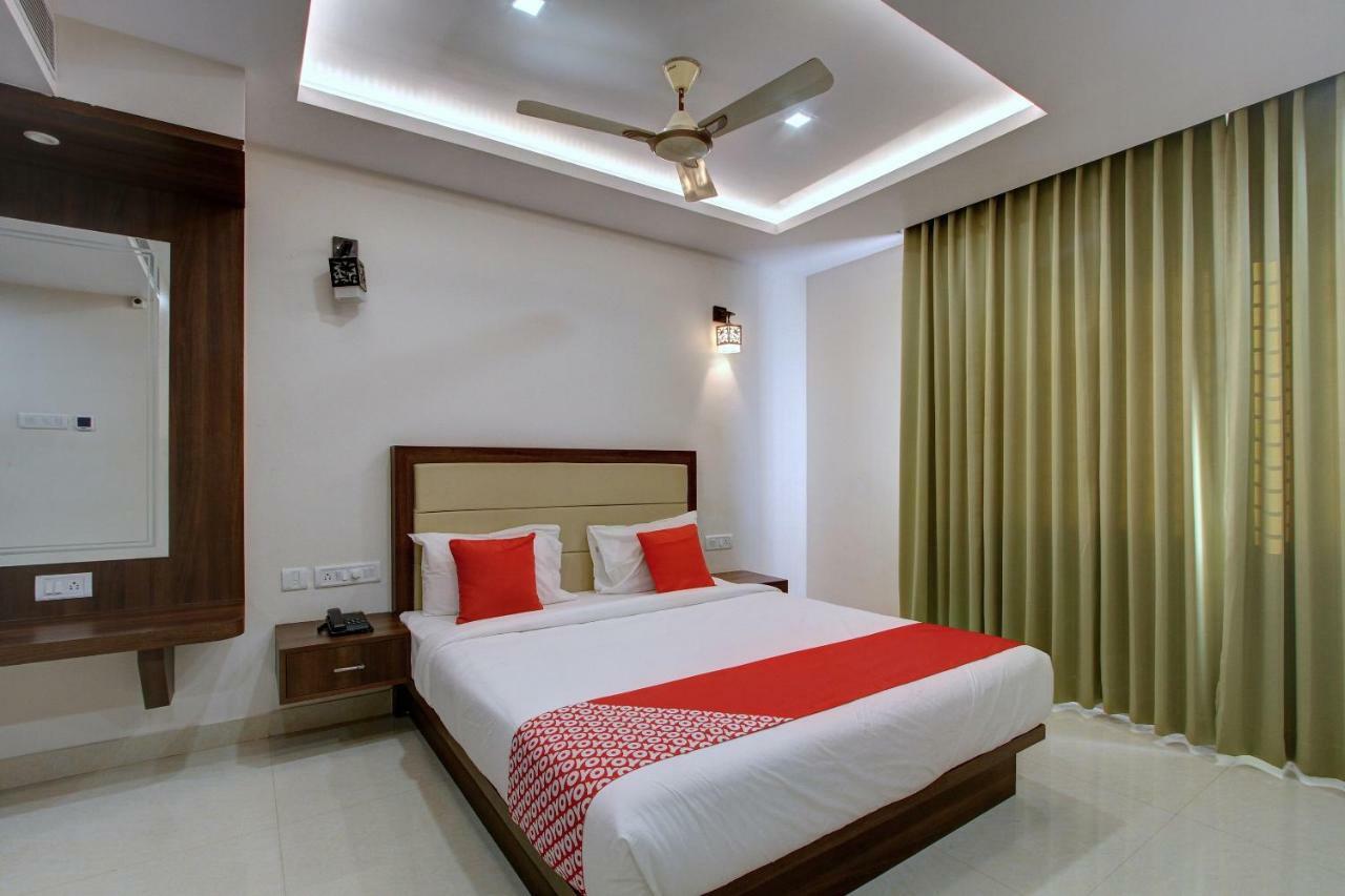 Hotel Ambika International Byndoor Bainduru Exterior photo