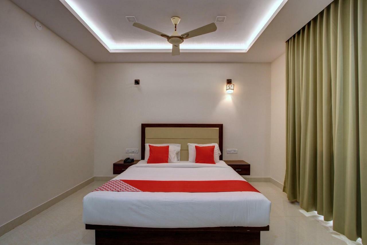 Hotel Ambika International Byndoor Bainduru Exterior photo