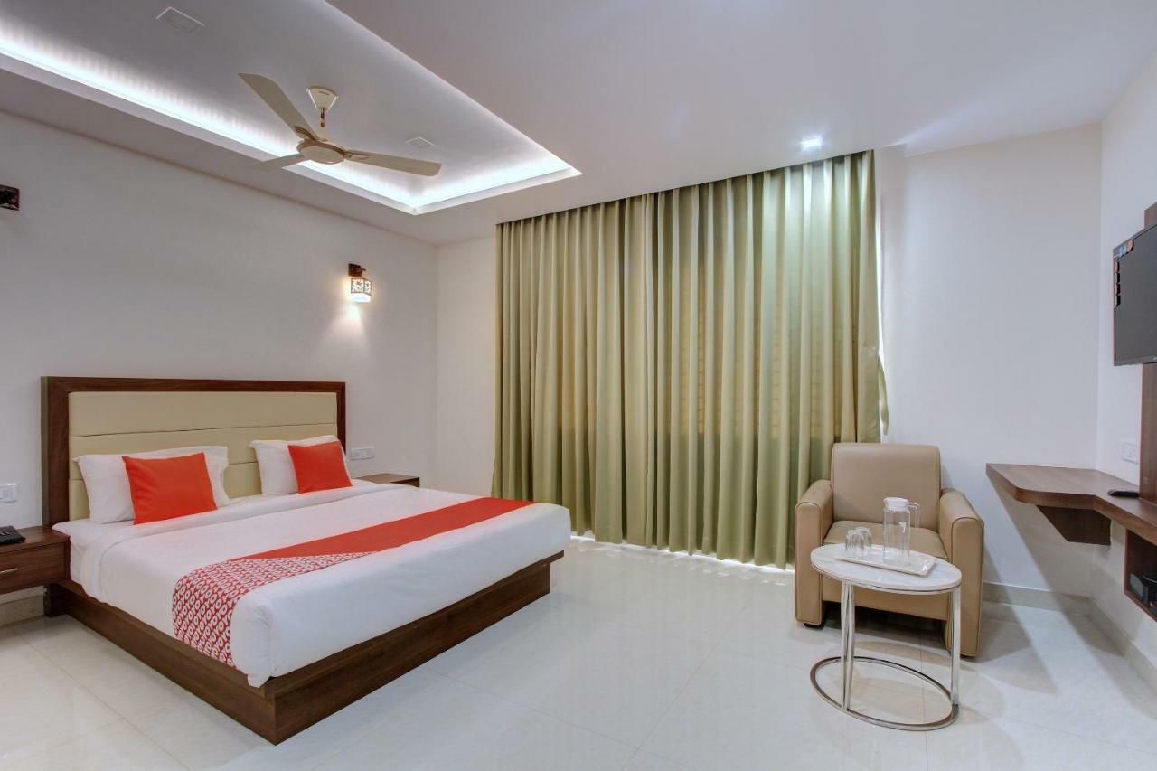 Hotel Ambika International Byndoor Bainduru Exterior photo