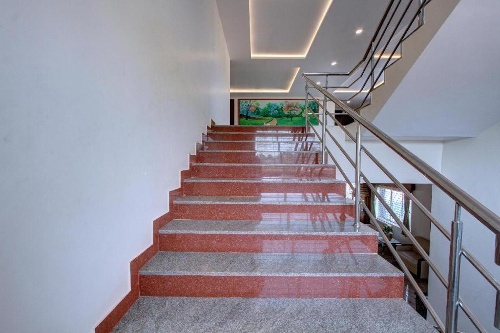 Hotel Ambika International Byndoor Bainduru Exterior photo